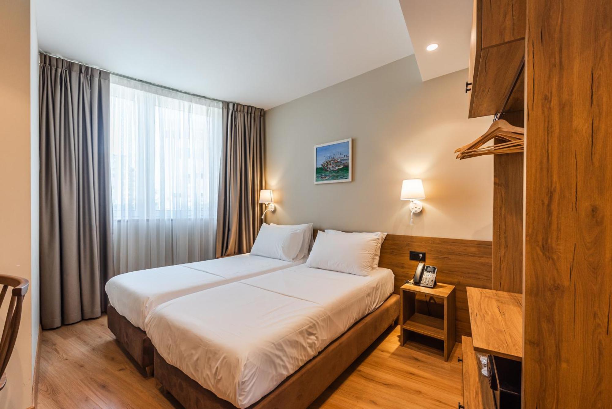 Aragosta Hotel 4*