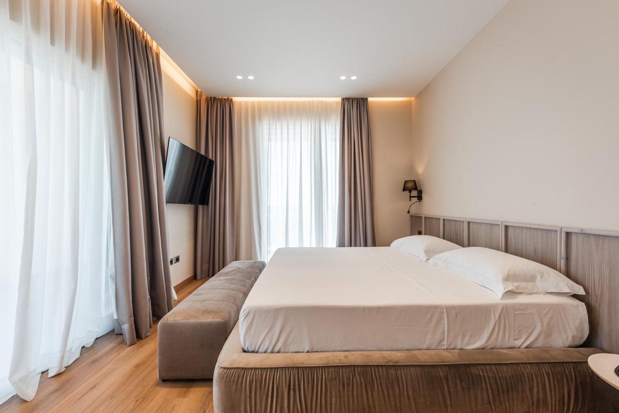 Aragosta 4* Durres