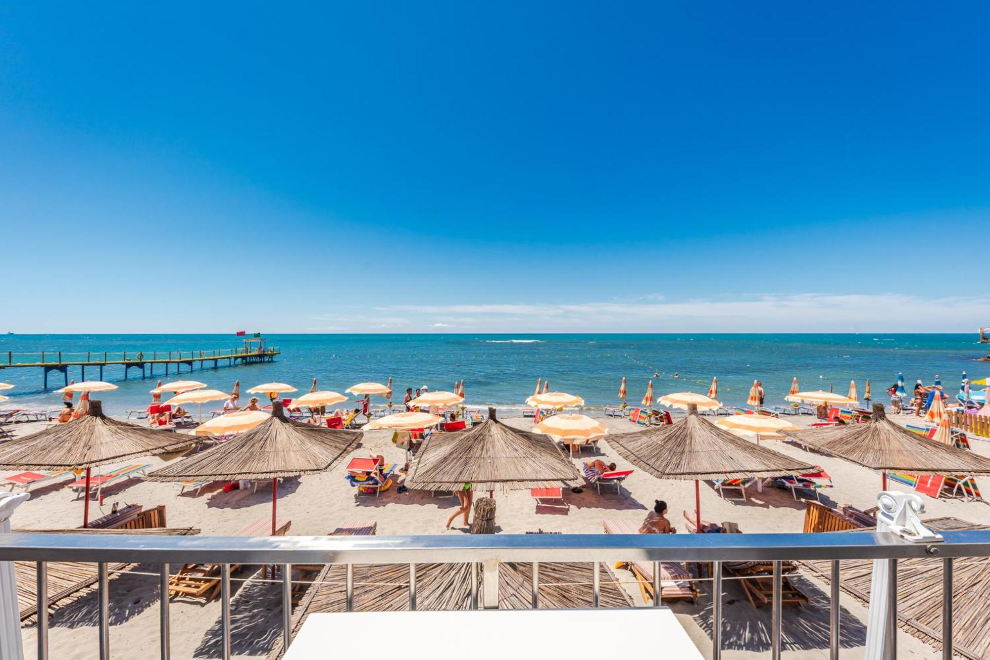 Aragosta Hotel Durres