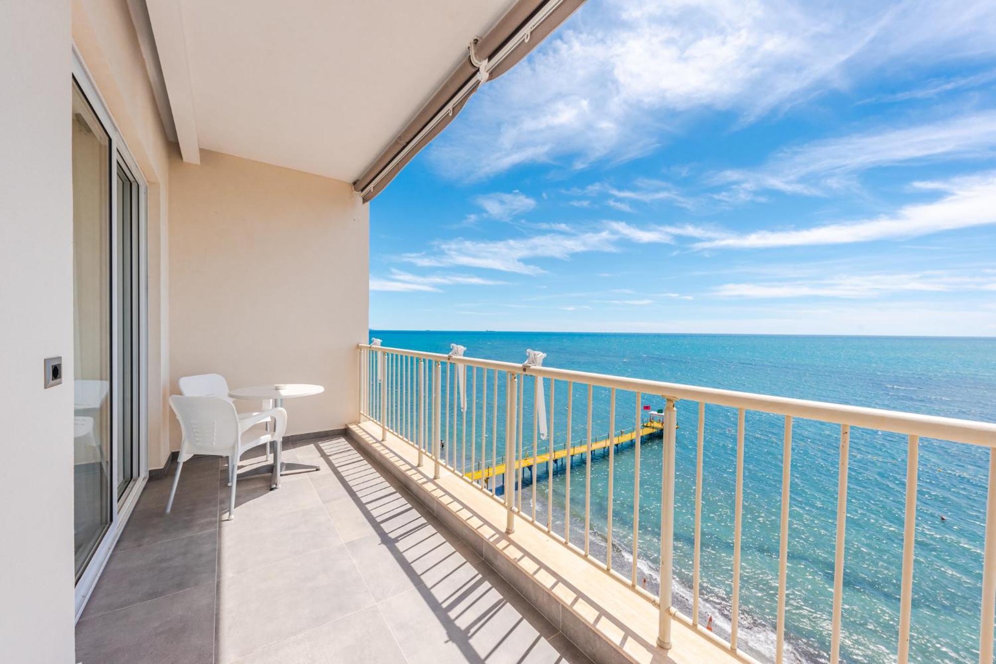 Aragosta Hotel 4*