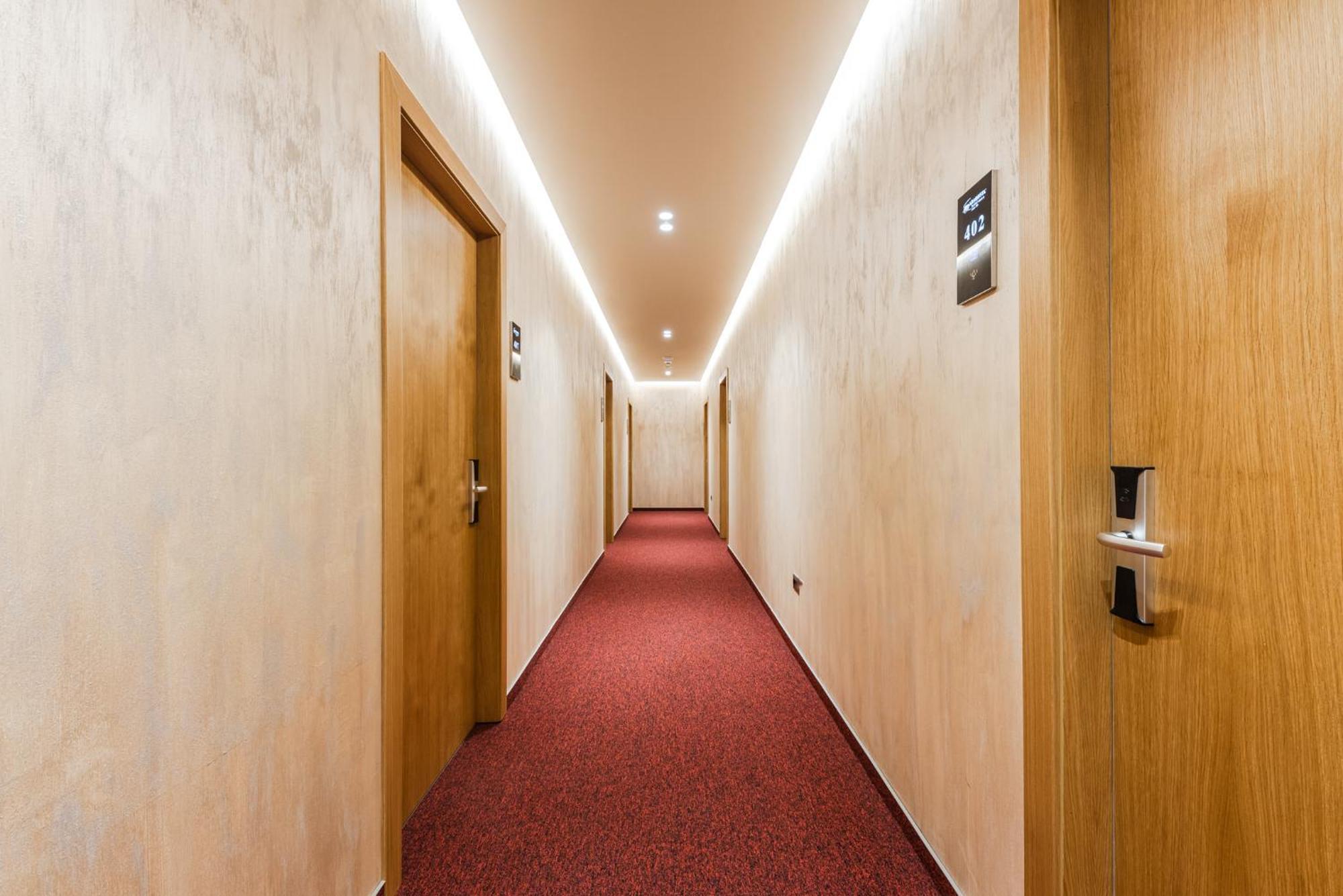 Aragosta Hotell Durrës